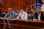 The President of the Government of the Republic of Serbia in the technical mandate, Ana Brnabic, met with representatives of farmers with whom she discussed the demands of the protesting agricultural producers.Predsednica Vlade Republike Srbije u t