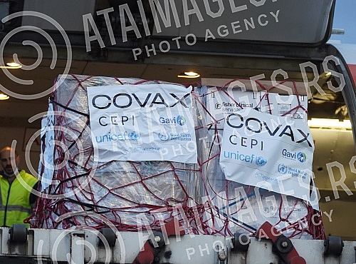 Minister of European integration Jadranka Joksimovic welcomed the first contingent of 57,000 doses of AstraZeneca vaccines through the COVAX mechanism at the 