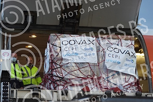 Minister of European integration Jadranka Joksimovic welcomed the first contingent of 57,000 doses of AstraZeneca vaccines through the COVAX mechanism at the 