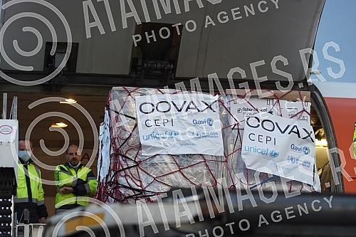 Minister of European integration Jadranka Joksimovic welcomed the first contingent of 57,000 doses of AstraZeneca vaccines through the COVAX mechanism at the 