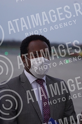 Minister of European integration Jadranka Joksimovic welcomed the first contingent of 57,000 doses of AstraZeneca vaccines through the COVAX mechanism at the 