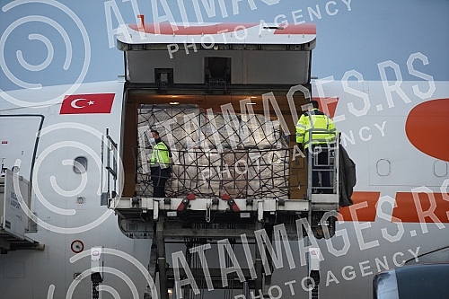 Minister of European integration Jadranka Joksimovic welcomed the first contingent of 57,000 doses of AstraZeneca vaccines through the COVAX mechanism at the 