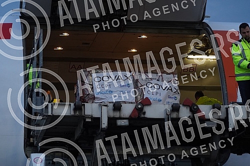 Minister of European integration Jadranka Joksimovic welcomed the first contingent of 57,000 doses of AstraZeneca vaccines through the COVAX mechanism at the 