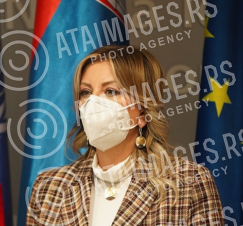 Minister of European integration Jadranka Joksimovic welcomed the first contingent of 57,000 doses of AstraZeneca vaccines through the COVAX mechanism at the 
