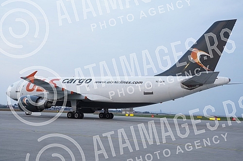 Minister of European integration Jadranka Joksimovic welcomed the first contingent of 57,000 doses of AstraZeneca vaccines through the COVAX mechanism at the 