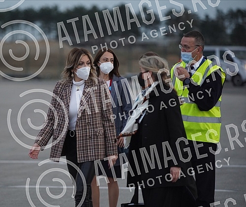 Minister of European integration Jadranka Joksimovic welcomed the first contingent of 57,000 doses of AstraZeneca vaccines through the COVAX mechanism at the 