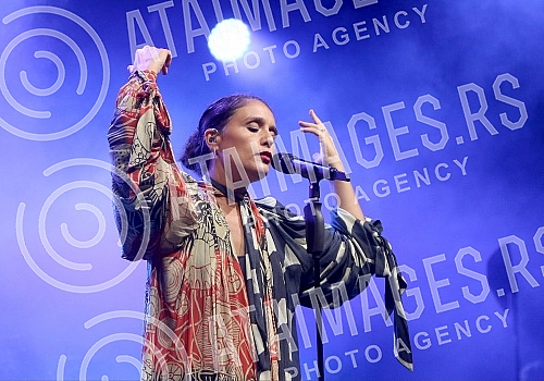 Concert of english singer Jessie Ware held on Kalemegdan fortress.Koncert britanske pevacice Dzesi Var (Jessie Ware) odrzan na Kalemegdanskoj tvrdjavi.
