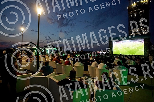 Organized by the Heineken brand, a viewing of the UEFA EURO 2020 final between Italy and England was organized on the roof of the Galerija shopping center, which opened this space for one event for the first time.U organizaciji brenda Heineken orga