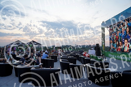 Organized by the Heineken brand, a viewing of the UEFA EURO 2020 final between Italy and England was organized on the roof of the Galerija shopping center, which opened this space for one event for the first time.U organizaciji brenda Heineken orga