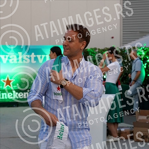 Organized by the Heineken brand, a viewing of the UEFA EURO 2020 final between Italy and England was organized on the roof of the Galerija shopping center, which opened this space for one event for the first time.U organizaciji brenda Heineken orga