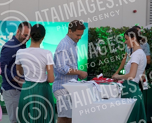 Organized by the Heineken brand, a viewing of the UEFA EURO 2020 final between Italy and England was organized on the roof of the Galerija shopping center, which opened this space for one event for the first time.U organizaciji brenda Heineken orga