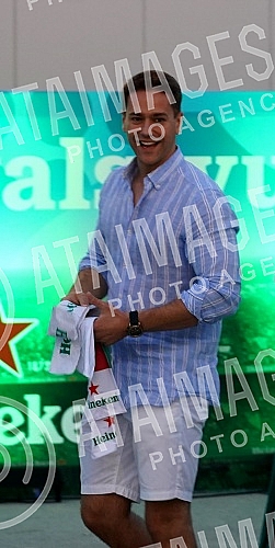 Organized by the Heineken brand, a viewing of the UEFA EURO 2020 final between Italy and England was organized on the roof of the Galerija shopping center, which opened this space for one event for the first time.U organizaciji brenda Heineken orga