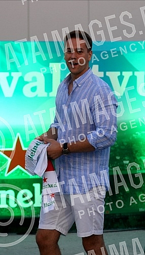 Organized by the Heineken brand, a viewing of the UEFA EURO 2020 final between Italy and England was organized on the roof of the Galerija shopping center, which opened this space for one event for the first time.U organizaciji brenda Heineken orga