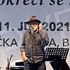 Actor and singer Rade Serbedzija with the accompanying band Zapadni kolodvor held his first concert in Serbia this year in the Botanical Garden in Belgrade, organized by the Association Kultur Explorer, where he presented songs from the album 