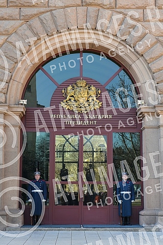 Sofia is the capital and largest city of the Republic of Bulgaria and the seat of two districts, the city of Sofia and the Sofia region.Sofija je glavni i najveci grad Republike Bugarske i sediste dva okruga, grada Sofije i Sofijske oblasti.