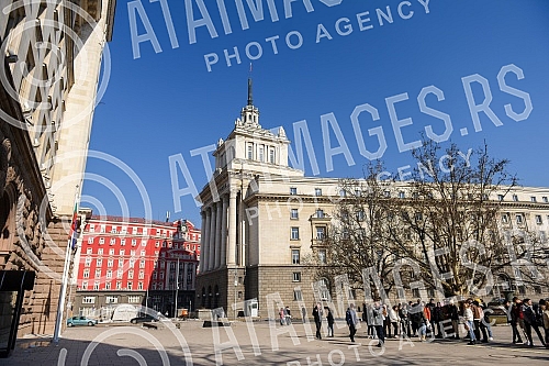 Sofia is the capital and largest city of the Republic of Bulgaria and the seat of two districts, the city of Sofia and the Sofia region.Sofija je glavni i najveci grad Republike Bugarske i sediste dva okruga, grada Sofije i Sofijske oblasti.