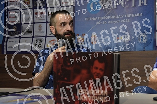 The promotion of a monograph on the director Hajrudin Siba Krvavac was held at the Film Encounters in Nis.U skolpu Filmskih susret u Nisu odrzana je promocija monografije o reditelju Hajrudinu Sibi Krvavcu.