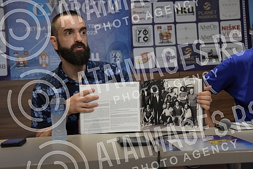 The promotion of a monograph on the director Hajrudin Siba Krvavac was held at the Film Encounters in Nis.U skolpu Filmskih susret u Nisu odrzana je promocija monografije o reditelju Hajrudinu Sibi Krvavcu.