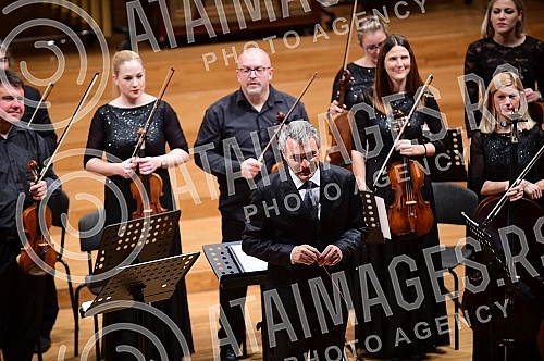 The chamber opera concert of Britney's Illumination was held in the Belgrade Philharmonic.Kamerni operski koncert Britnove Iluminacije odrzan je u Beogradskoj filharmoniji.