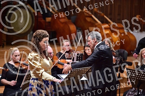 The chamber opera concert of Britney's Illumination was held in the Belgrade Philharmonic.Kamerni operski koncert Britnove Iluminacije odrzan je u Beogradskoj filharmoniji.