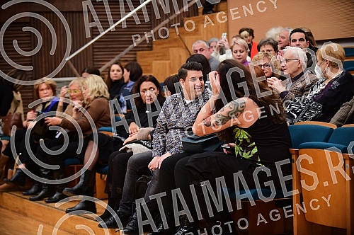 The chamber opera concert of Britney's Illumination was held in the Belgrade Philharmonic.Kamerni operski koncert Britnove Iluminacije odrzan je u Beogradskoj filharmoniji.