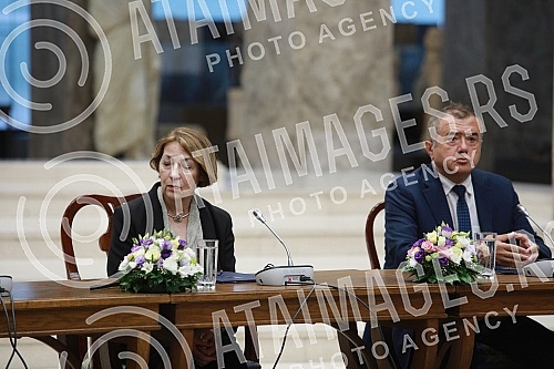 An agreement was signed at the National Museum on the digitalization of Miroslav's Gospel, the oldest surviving Serbian Cyrillic manuscript.U Narodnom muzeju potpisan je Sporazuma povodom digitalizacije Miroslavljevog jevandjelja, najstarijeg sacuv