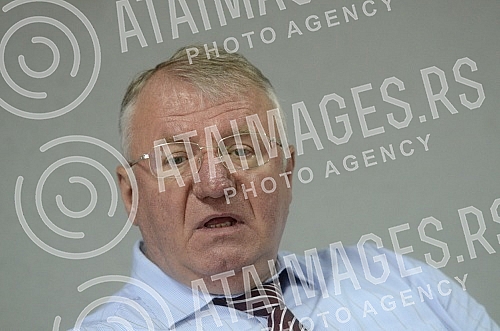 Extraordinary press conference Vojislav Seselja - President of the Serbian Radical Party, because of the arrest of Zvonko Mihajlovic, member of Serbian Radical Party in Strpce (Kosovo and Metohija).Vanredna pres konferencija Vojislava Seselja - pred