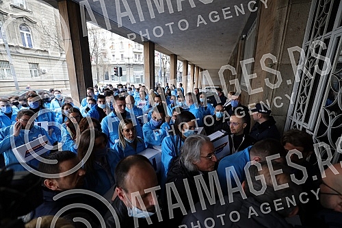 The Serbian Progressive Party handed over the list for the parliamentary elections to Aleksandar Vucic - Together we can do all the certified statements of the voters who support it, today, February 16, 2022. year, at 15 o'clock, at the headquarters 