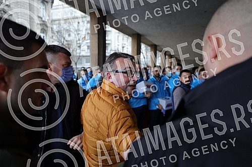 The Serbian Progressive Party handed over the list for the parliamentary elections to Aleksandar Vucic - Together we can do all the certified statements of the voters who support it, today, February 16, 2022. year, at 15 o'clock, at the headquarters 
