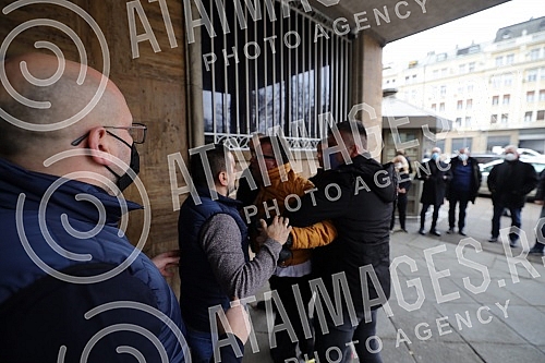 The Serbian Progressive Party handed over the list for the parliamentary elections to Aleksandar Vucic - Together we can do all the certified statements of the voters who support it, today, February 16, 2022. year, at 15 o'clock, at the headquarters 