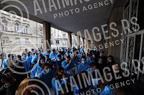 The Serbian Progressive Party handed over the list for the parliamentary elections to Aleksandar Vucic - Together we can do all the certified statements of the voters who support it, today, February 16, 2022. year, at 15 o'clock, at the headquarters 