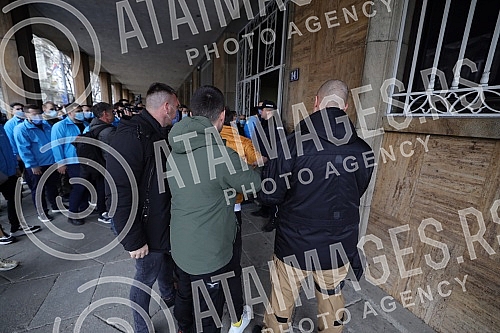 The Serbian Progressive Party handed over the list for the parliamentary elections to Aleksandar Vucic - Together we can do all the certified statements of the voters who support it, today, February 16, 2022. year, at 15 o'clock, at the headquarters 