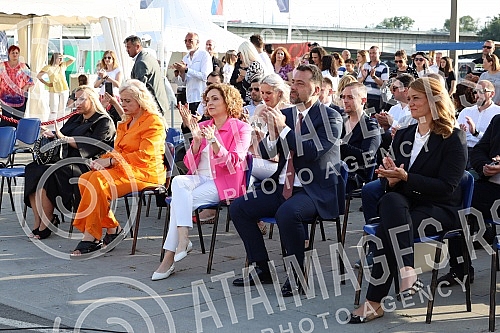 The eighth Belgrade Manifesto was opened on the Sava promenade, near the Captaincy.Na Sava promenadi, kod Kapetanije otvorne je osmi Beogradski Manifest. 