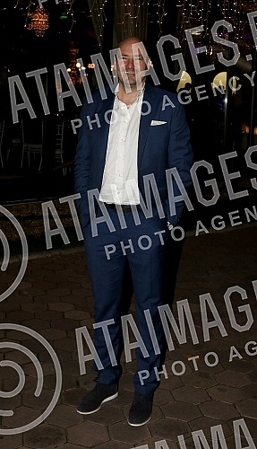 Dejan Tomasevic and wife Jelena Tomasevic celebrated the coming of age of their daughter Mija.Dejan Tomasevic i supruga Jelena Tomasevic proslavili su punoletstvo njihove cerke Mije.