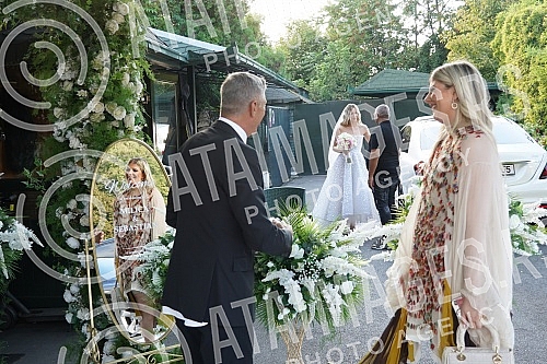 The daughter of singer Mira Skoric and surgeon Vasa Jeremic, Milica Jeremic married her longtime boyfriend Sebastijan, and the celebration was held at the Frans restaurant.Cerka pevacice Mire Skoric i hiurga Vase Jeremica, Milica Jeremic udala se d