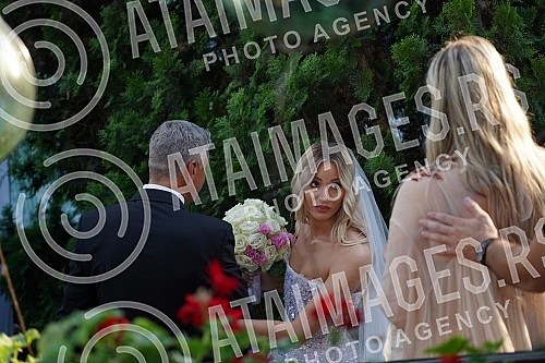 The daughter of singer Mira Skoric and surgeon Vasa Jeremic, Milica Jeremic married her longtime boyfriend Sebastijan, and the celebration was held at the Frans restaurant.Cerka pevacice Mire Skoric i hiurga Vase Jeremica, Milica Jeremic udala se d