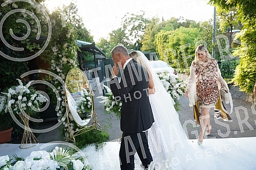 The daughter of singer Mira Skoric and surgeon Vasa Jeremic, Milica Jeremic married her longtime boyfriend Sebastijan, and the celebration was held at the Frans restaurant.Cerka pevacice Mire Skoric i hiurga Vase Jeremica, Milica Jeremic udala se d