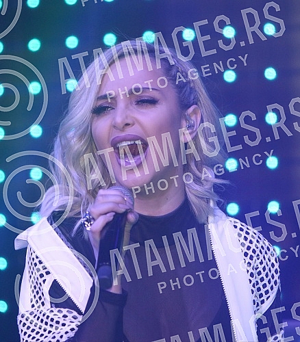 Performance of Maya Berovic (Maja Berovic) held in night club Gotik.Nastup Maye Berovic (Maja Berovic) odrzan u nocnom klubu Gotik.