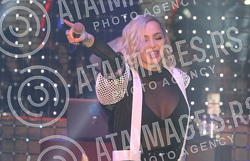 Performance of Maya Berovic (Maja Berovic) held in night club Gotik.Nastup Maye Berovic (Maja Berovic) odrzan u nocnom klubu Gotik.