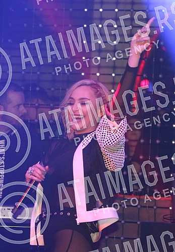 Performance of Maya Berovic (Maja Berovic) held in night club Gotik.Nastup Maye Berovic (Maja Berovic) odrzan u nocnom klubu Gotik.