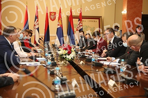 The President of Serbia, Aleksandar Vucic, paid a visit to Banja Luka, where he talked with the highest officials, attended a meeting of the High council for cooperation between RS and Serbia, and was presented with the key to the City and the Charte