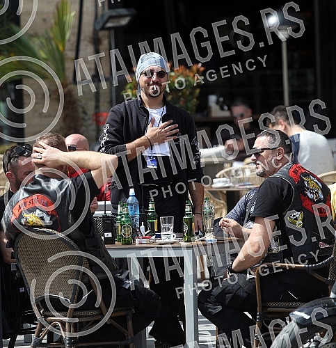 The 15th International Bicycle Race Belgrade - Banja Luka started from the Republic square.Sa Trga republike krenula je 15. Medjunarodna biciklisticka trka Beograd - Banjaluka.