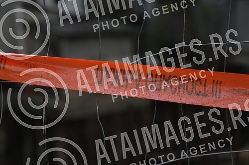 According to the order of the construction inspection, the construction site in Juzni boulevard 94, where, according to the foreigners of the surrounding buildings, the ground started collapsing last night, was closed, the water from the foundation p