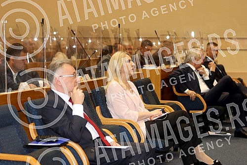 At the 31st special session, the National Assembly of the Republika Srpska adopted the Information and a set of conclusions on the international, political and security situation - the place and role of the Republika Srpska.Narodna skupstina Republ