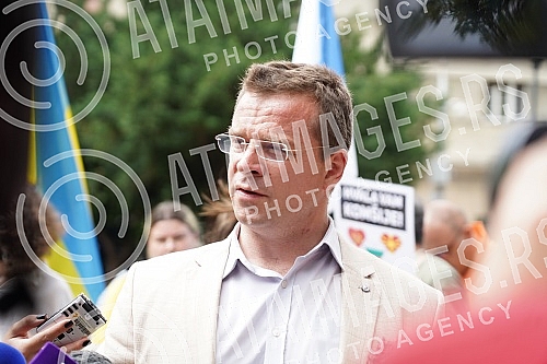 An informal group of citizens 