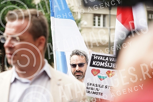 An informal group of citizens 