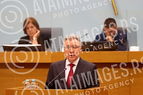 At the 31st special session, the National Assembly of the Republika Srpska adopted the Information and a set of conclusions on the international, political and security situation - the place and role of the Republika Srpska.Narodna skupstina Republ