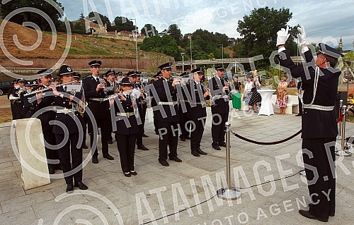 Unveiling of a memorial bench for Slovenian pilot Edvard Rusjan, organized by the Embassy of Slovenia in Edvard Rusjan Park in the new line park next to the Concrete Hall.Otkrivanje spomen klupe slovenackom pilotu Edvardu Rusjanu u organizaciji Amb