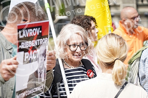 An informal group of citizens 