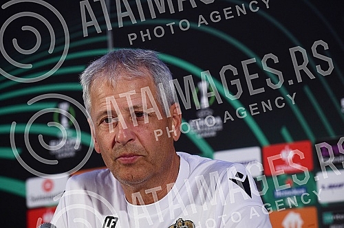 Lucian Favre, coach of FC Nice and Khephren Thuram, player of FC Nice, held a press conference on the occasion of the upcoming conference league match they are playing against FC Partizan.Lucian Favre, trener FK Nice i Khephren Thuram, igrac FK Nic